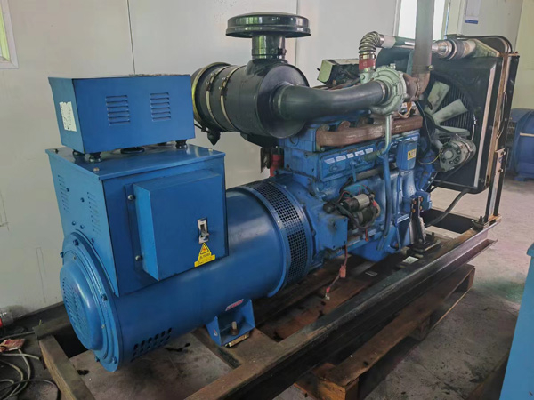 陇川100kW柴油发电机组使用多级机油有哪些优缺点？